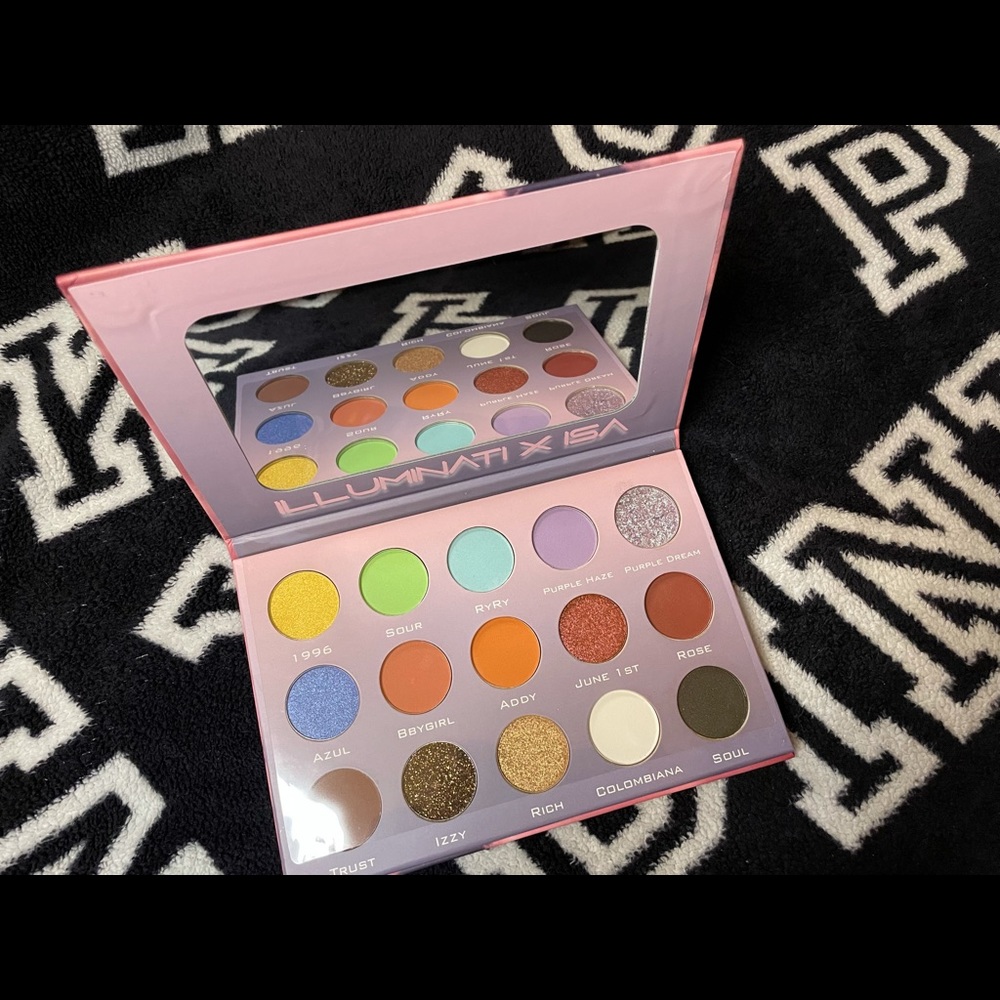 ILLUMINATI X ISA GLAM PALETTE